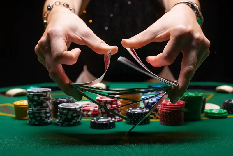 Bluff Poker là gì